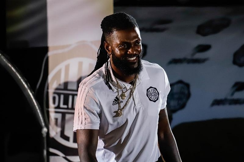 Emmanuel Adebayor de retour en sélection ? Rencontre entre le sélectionneur Paulo Duarte et le joueur (photos)