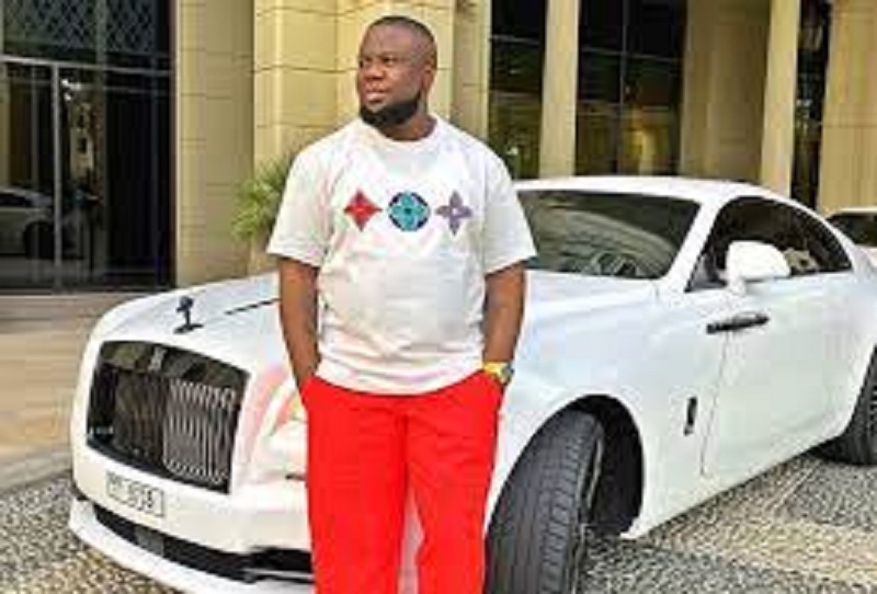 Hushpuppi : le célèbre arnaqueur accusé de fraude de plus de 215 millions de FCFA depuis sa cellule ; voici comment