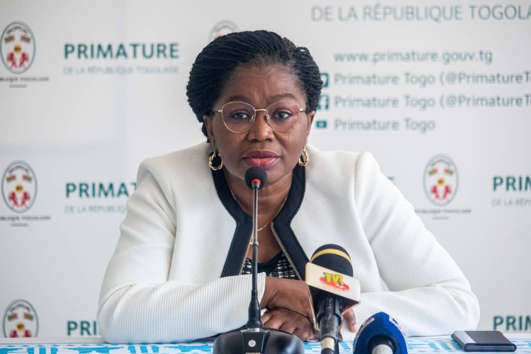 JO Tokyo 2020 : Le drapeau remis aux athlètes togolais par Victoire Tomégah-Dogbé (Photos)