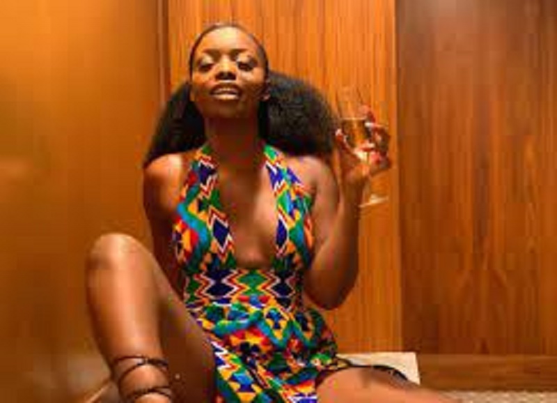 Star : la Togolaise Miss Quavo à moitié nue enflamme ta toile (photo)