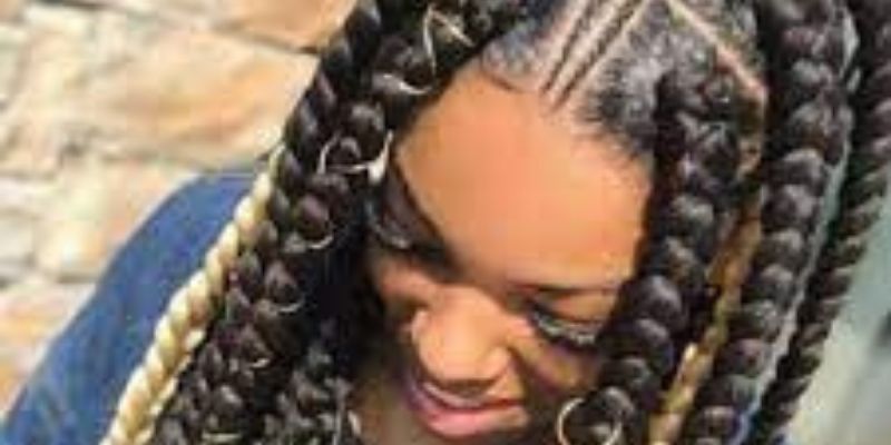 Togo : tresses longues ou courtes… colorées, les filles de Lomé s’expriment sur la tendance