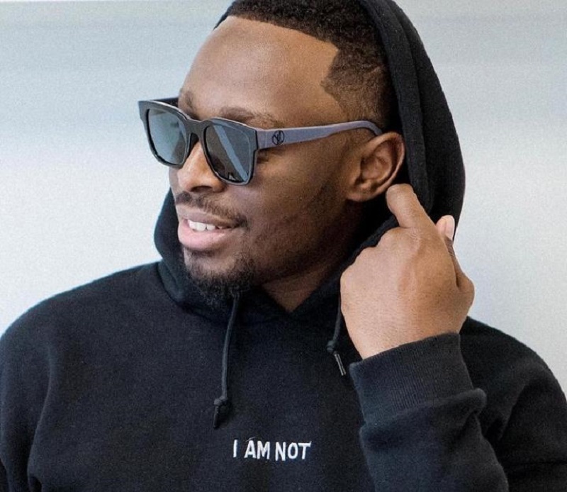 Dadju : des policières congolaises sous le charme de la star (vidéo)