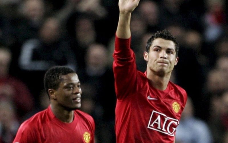 Manchester United : Patrice Evra met une « raclée » à Lionel Messi après le doublé de CR7