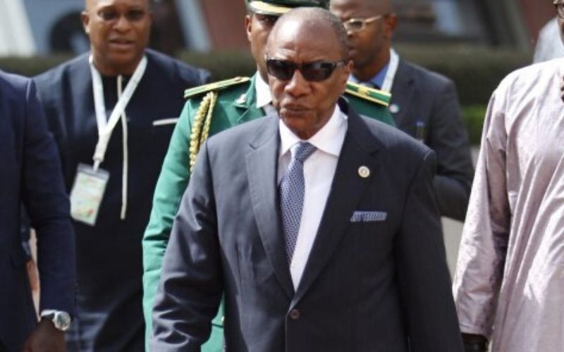 Coup d’Etat en Guinée Conakry : le président Alpha Condé entre les mains du CNRD….(Photos et vidéo)