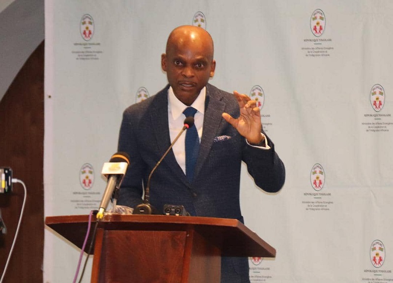 Togo : Prof. Robert Dussey dénonce les discriminations aux frontières de l’Ukraine