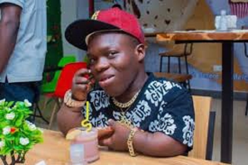 Shatta Bandle : le présumé milliardaire appelle Davido sur FaceTime et promet de lui accorder un prêt