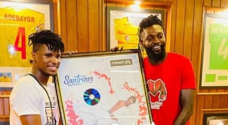 Togo : Adebayor soutient Santrinos en achetant son album à un prix ''incroyable''