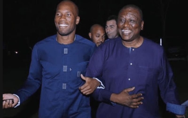 Côte d’Ivoire : le beau geste de Didier Drogba envers le fils de feu Hamed Bakayoko (photo)