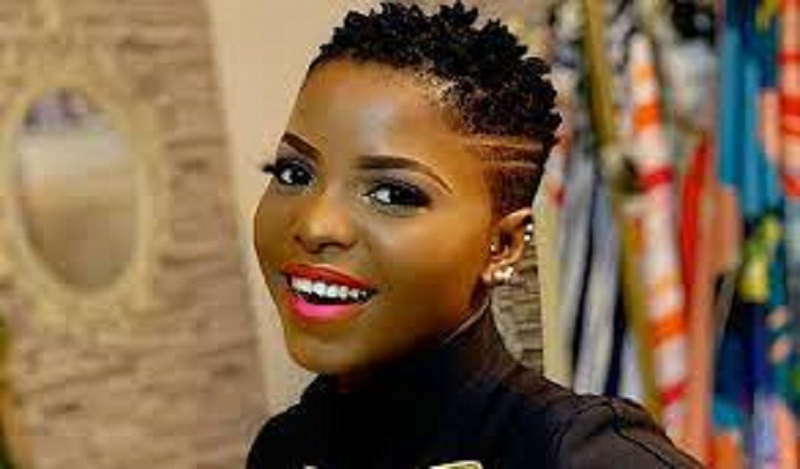 Daphné : la chanteuse choque la toile en présentant sa belle chérie (photo)