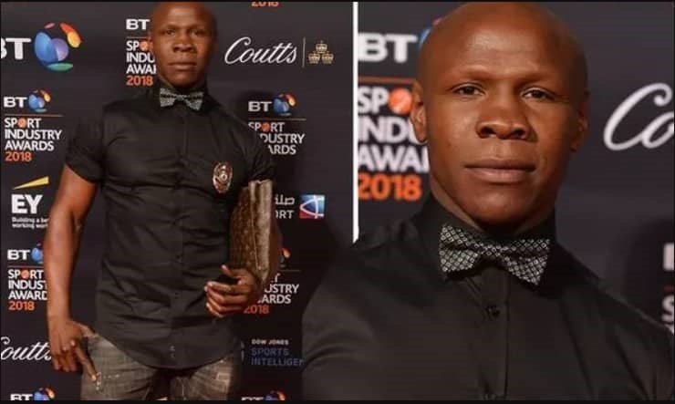 Insolite : un champion de boxe agressé par un voleur qui lui dérobe son sac d'une grande valeur