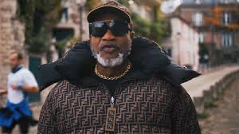 « Ça m’a fait mal de voir les Congolais…moins intelligents », accusé de viol et séquestration ; Koffi Olomide reçoit un soutien inattendu