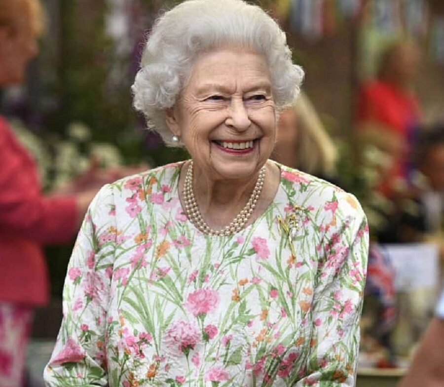 La reine Elizabeth de nouveau hospitalisée : le palais royal donne plus de précisions sur son état de santé
