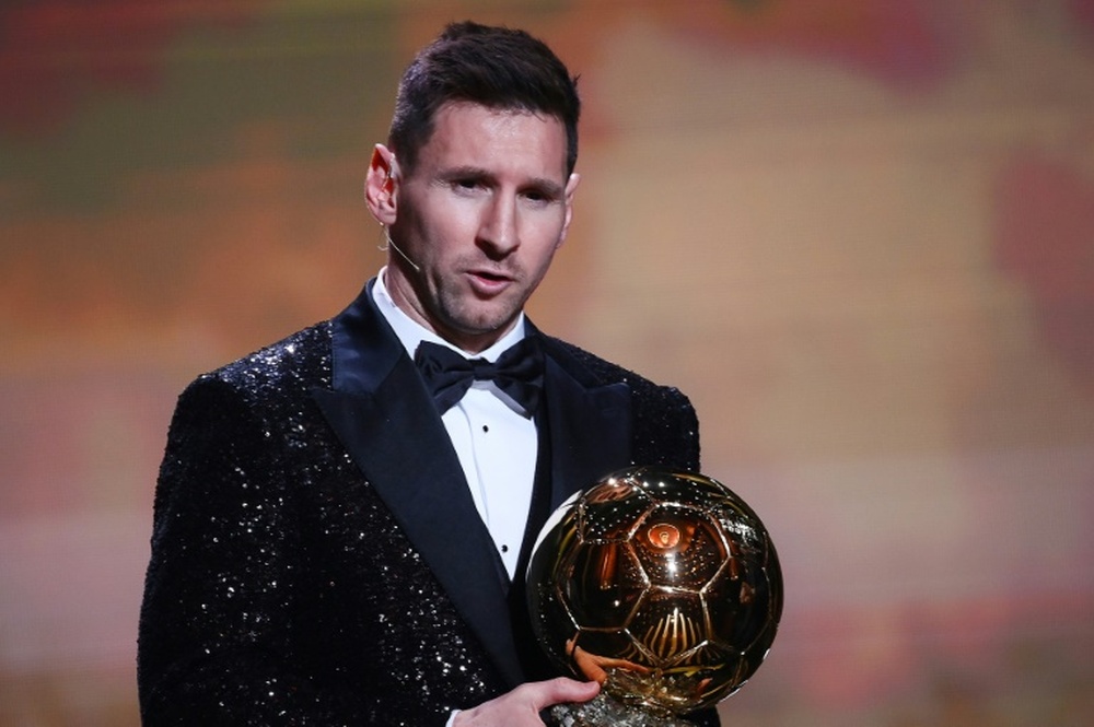 « Je peux faire ça aussi, mais… », ce tacle de Lionel Messi à Lewandowski sur le Ballon d’Or enflamme les réseaux (vidéo)