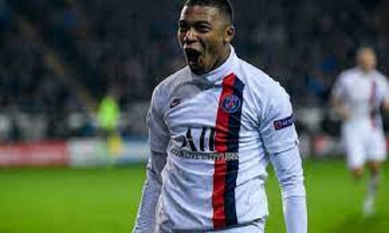 Kylian Mbappé : la star débarque au concert des Enfoirés et fait jaser (photo)