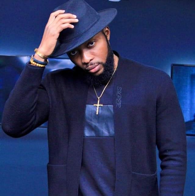 Mike Alabi au cœur d'un gros scandale : l'artiste accusé d'avoir propagé le virus du Sida