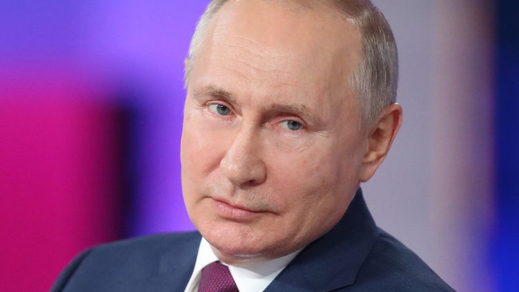 Russie : une actrice porno emprisonnée pour avoir posé fesses nues devant le domicile de Vladimir Poutine (photo)
