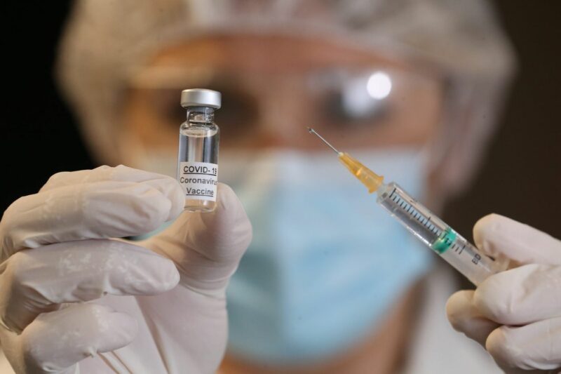 Covid-19 : « 3 doses de vaccin offrent une protection suffisante contre la variante Omicron »