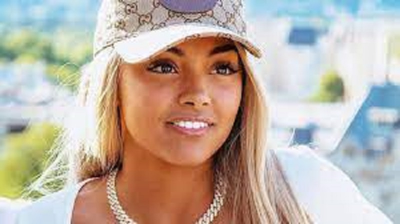 Wejdene : la chanteuse annonce une grosse collaboration avec une star américaine