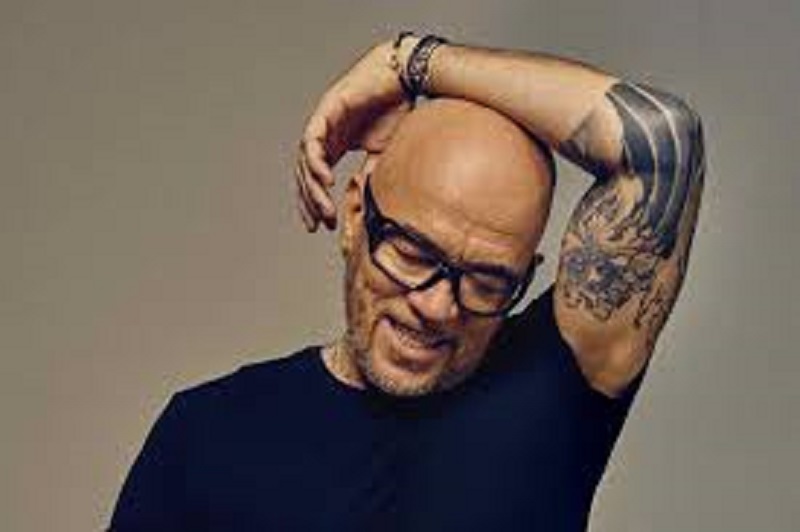 Pascal Obispo : après son malaise, le chanteur annonce une triste nouvelle à ses fans