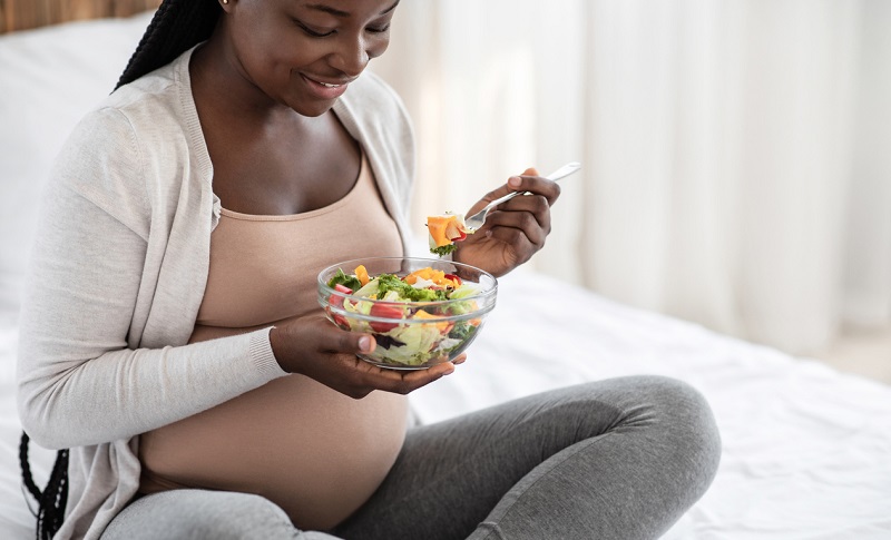Voici 6 façons saines de garder votre corps en forme pendant la grossesse