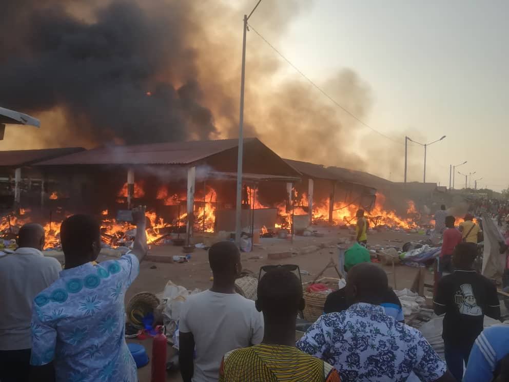 Togo : Violent incendie au marché de Kara ce 1er janvier 2022 (photo, vidéo)