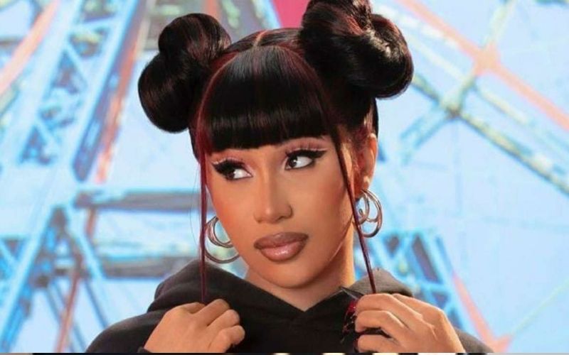 Cardi B réagit à la crise russo-ukrainienne : « Je risque de me faire tuer, si je ne dis pas… »