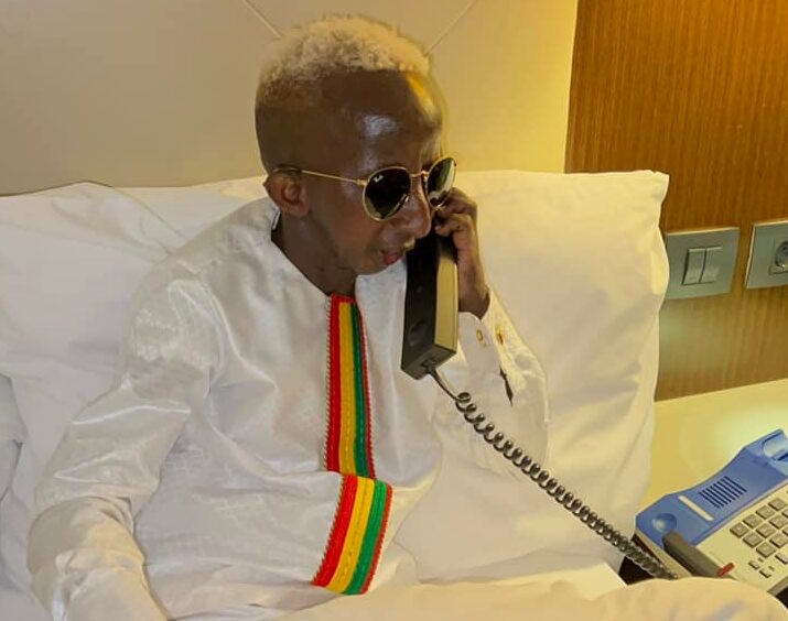 Cameroun : Grand P en visite chez papa Samuel Eto’o, la légende séduite (photo)