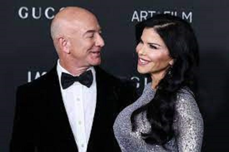 Lauren Sanchez : accusée d’être en couple avec Jeff Bezos pour son argent, la conquête du milliardaire réagit(photo)
