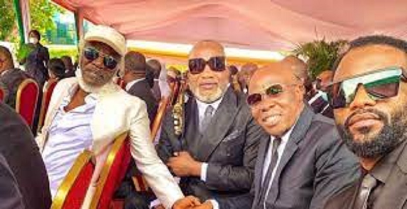 Stars : Alpha Blondy, A’Salfo et Fally Ipupa aperçus à Dakar en train de …