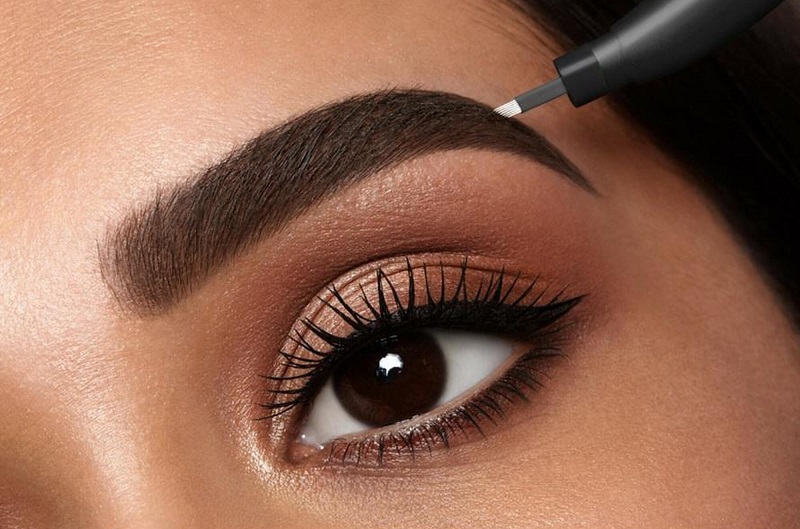 Ces 7 choses que vous devez absolument savoir sur le microblading