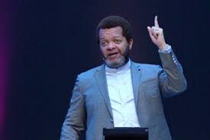 Marcelo Tunasi déplore : « Quand on leur demande de le faire, ils s’embrassent comme…  Vous avez tout fait avant le mariage… »