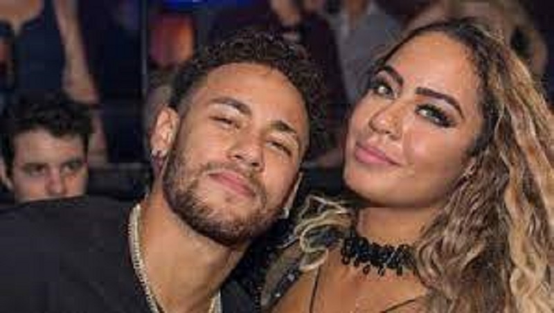 Rafaella Santos : la sœur de Neymar abuse-t-elle de la chirurgie esthétique ? Sa dernière apparition suscite des interrogations (photo)