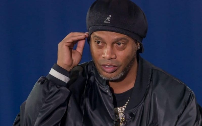 Ronaldinho : le Brésilien zappe Pelé, Zidane, Messi et dévoile le meilleur numéro 10 de tous les temps