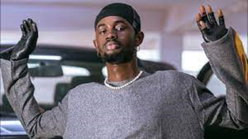 Black Sherif : un sosie du chanteur fait irruption sur le net avec un freestyle « mortel » (vidéo)