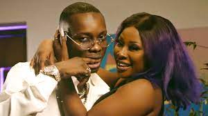 Carmen Sama : la veuve de DJ Arafat fait une surprise inattendue à Sidiki Diabaté au Mali (photo)