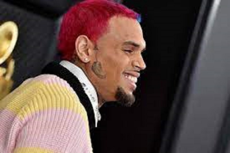 Chris Brown papa pour la 3e fois : l’adorable cliché de son enfant fait craquer (photo)