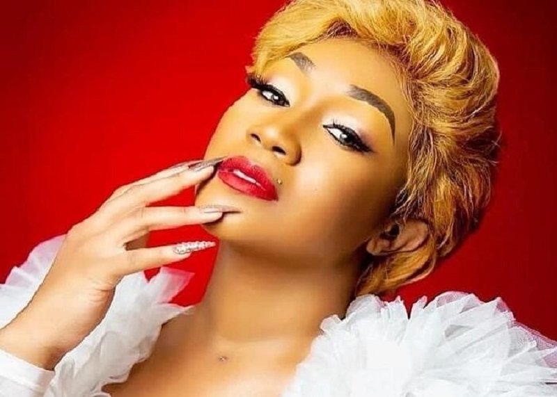Emma Lohoues suit les traces de Davido : l’influenceuse annonce une grande nouvelle qui émeut la toile (photos)