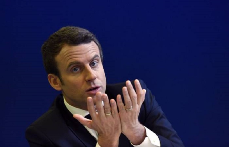 Emmanuel Macron : pourquoi il porte une alliance à chaque main