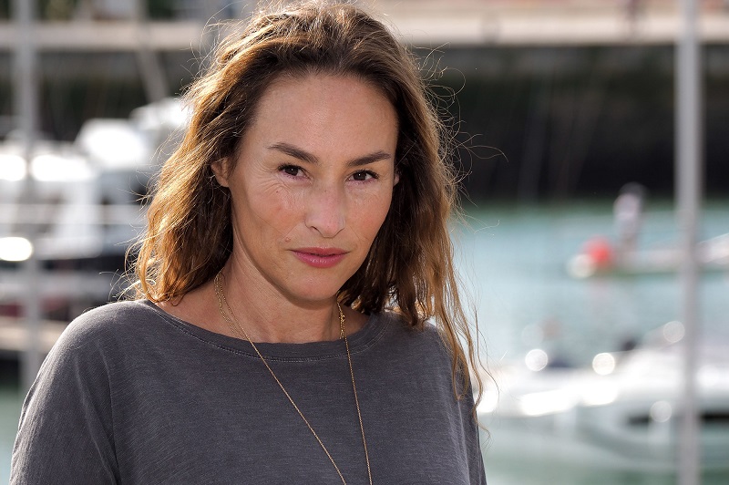 Vanessa Demouy, le « moral dans les chaussettes » : l’actrice partage son coup de blues