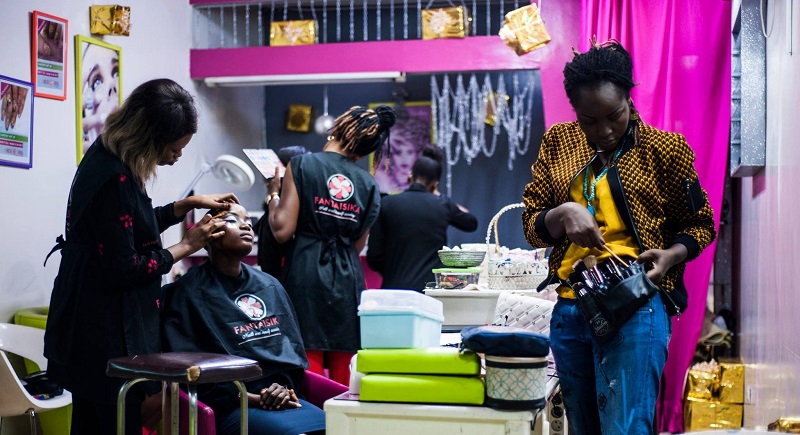 Voici 8 idées de revenus passifs pour les professionnels de beauté en Afrique