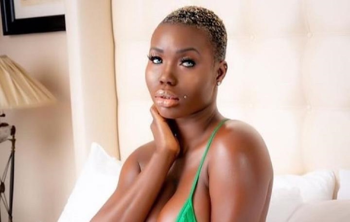  »Même sa ch@tte est musclée »; Maria Mobil déchaîne les internautes avec cette photo provocante