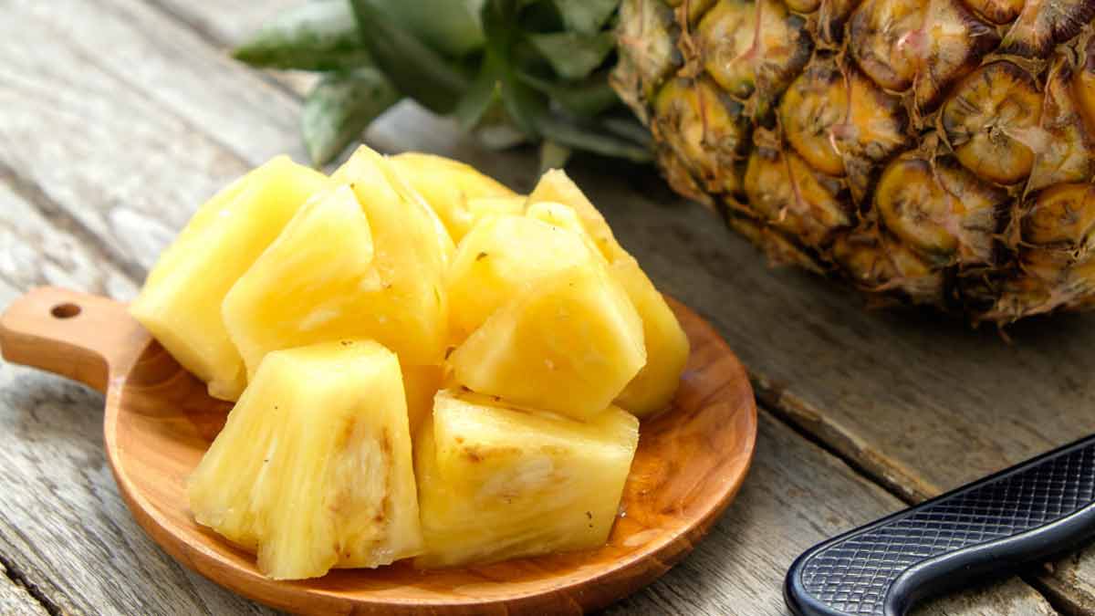 Beauté : voici 5 façons d’utiliser l’ananas pour obtenir une peau sans acné