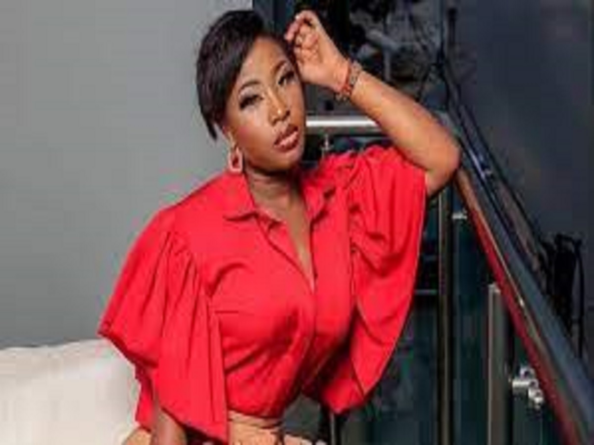 Carmen Sama : la starlette partage une rare et magnifique photo avec sa mère