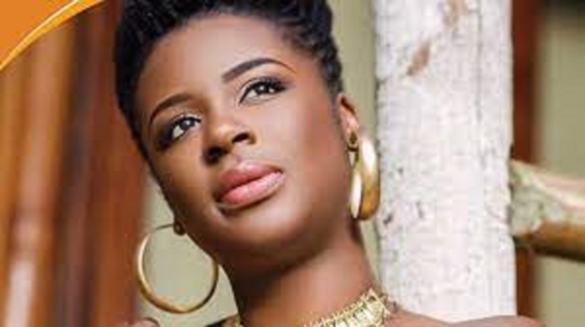 Charlotte Dipanda :  »Vous ne serez pas en paix…des méchants comme ça ! », la star prévient ses détracteurs (photo)