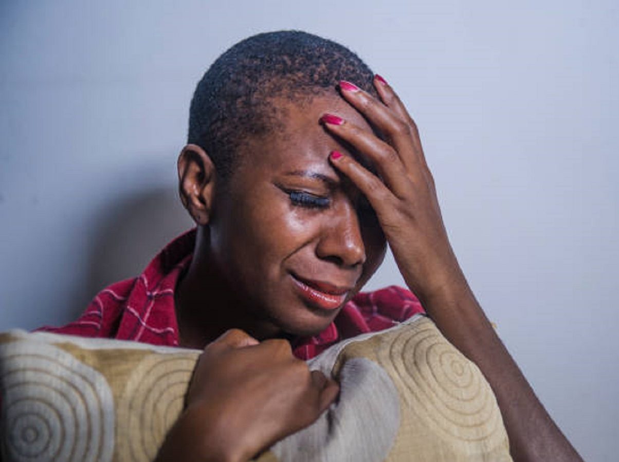 Confidences :  »Il a voulu me gifler à cause d’une tête de poisson »; l’histoire de cette femme suscite de la moquerie sur la toile