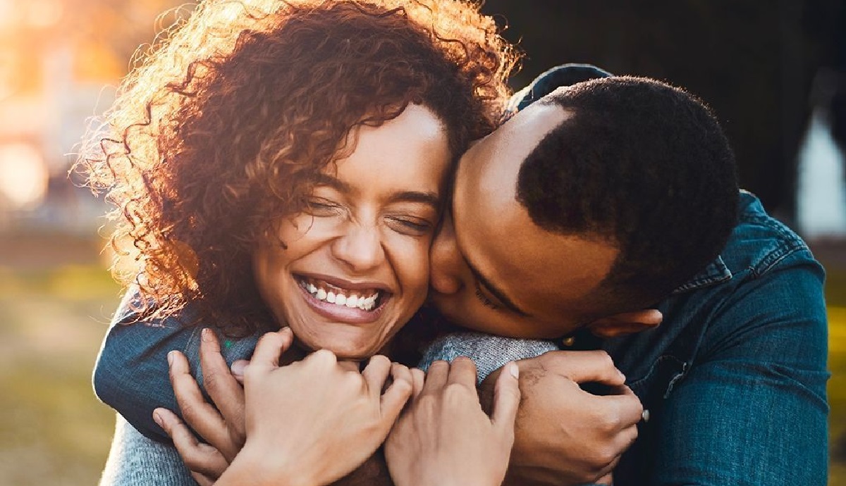 Couples : ces simples choses que les femmes font et que les hommes adorent absolument
