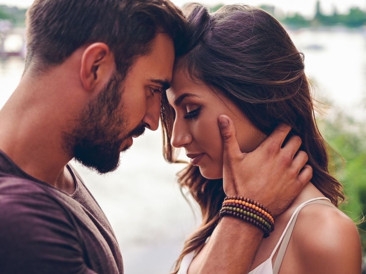 Couples : ces signes qui montrent que vous êtes victime de “breadcrumbing”