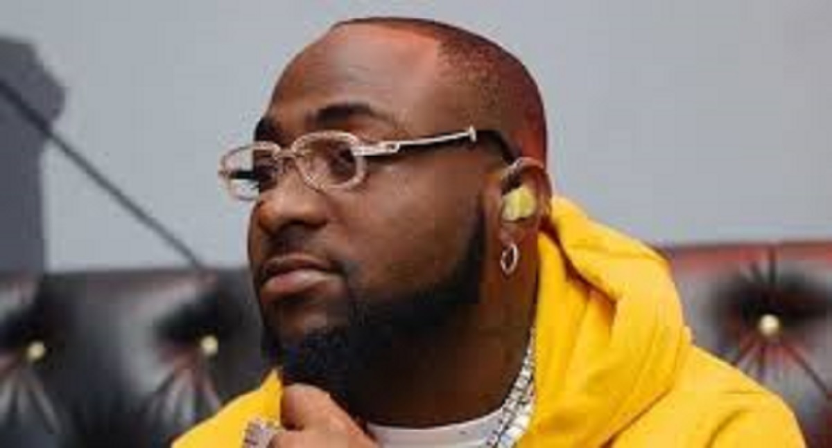Coup dur pour Davido : l’artiste attristé par la mort de… (photo)