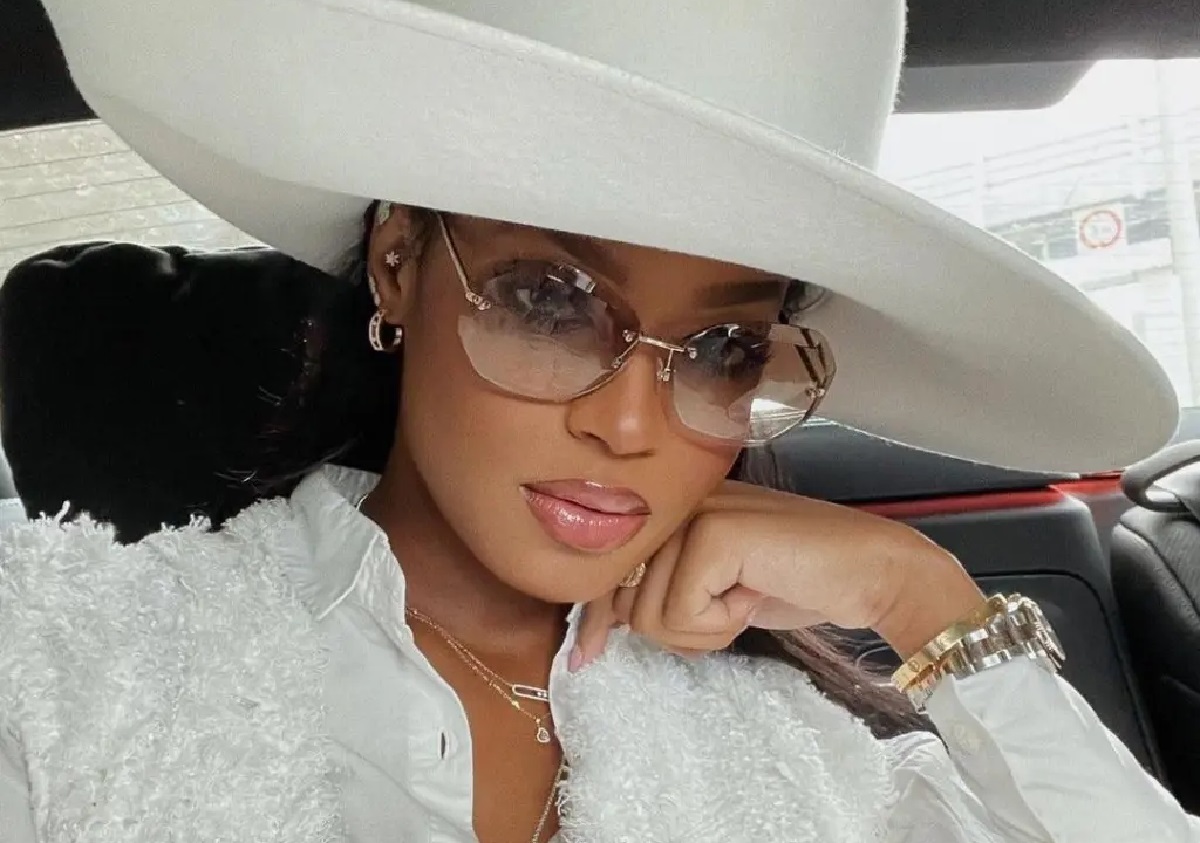 Didistone : la célèbre mannequin éblouit la toile avec cette tenue très sexy (photos)