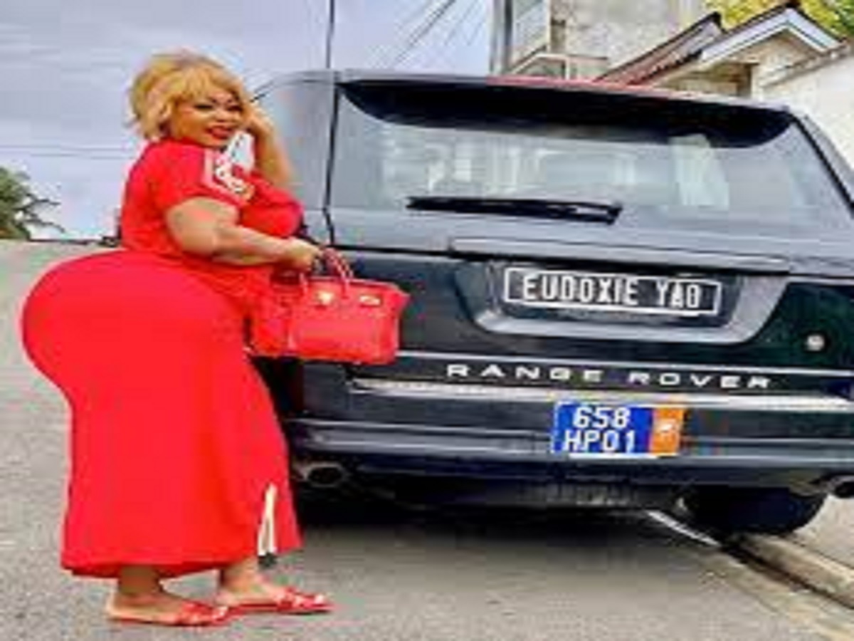 Eudoxie Yao prise la main dans le sac : les 2 Range Rovers qu’elle dit en avoir sont…